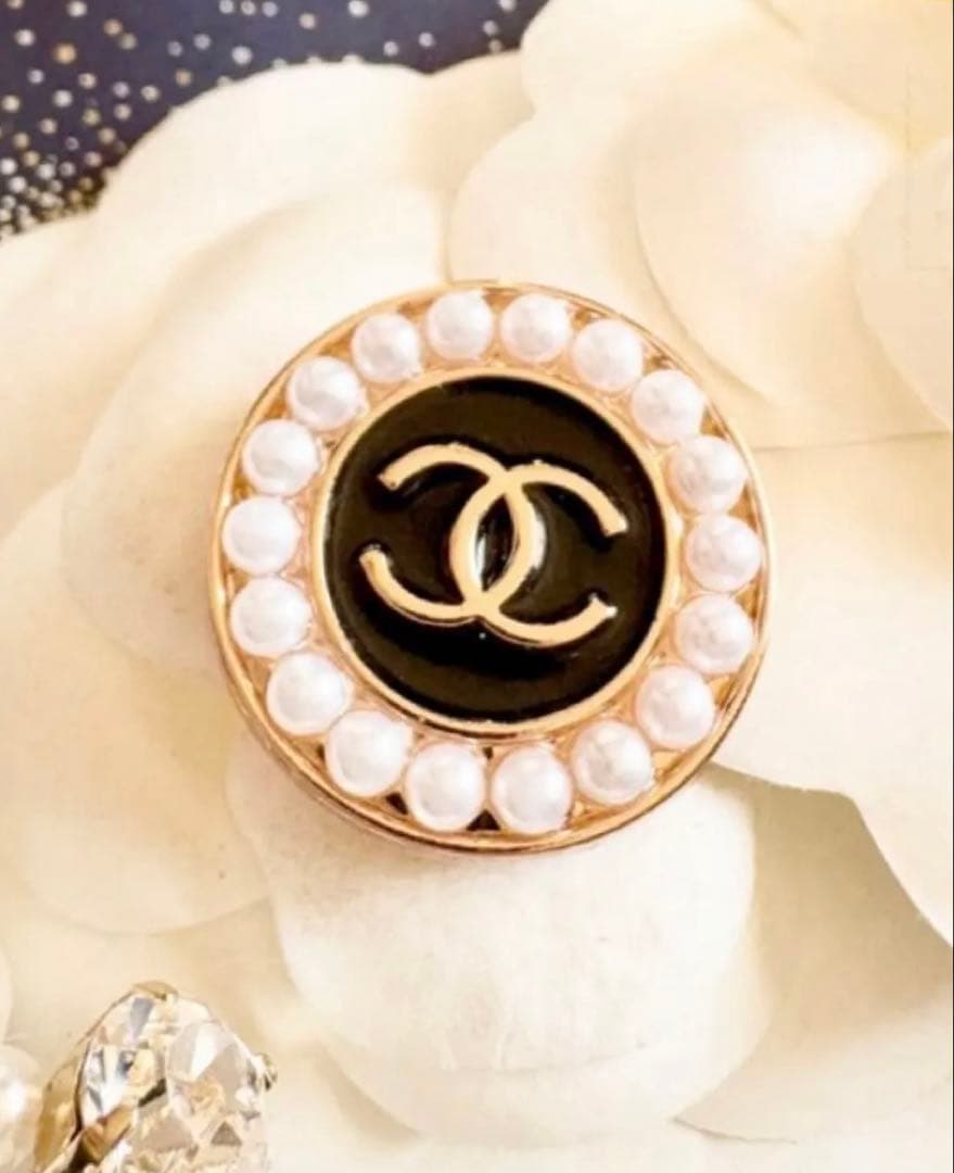 CHANEL ピンブローチ ピンバッジ ヴィンテージ パールブラック - メルカリ
