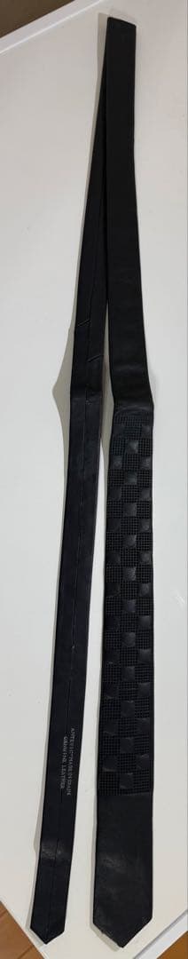 LOEWE (ロエベ) ANTEVIC スペイン製 本革 レザー ネクタイ 黒 - メルカリ