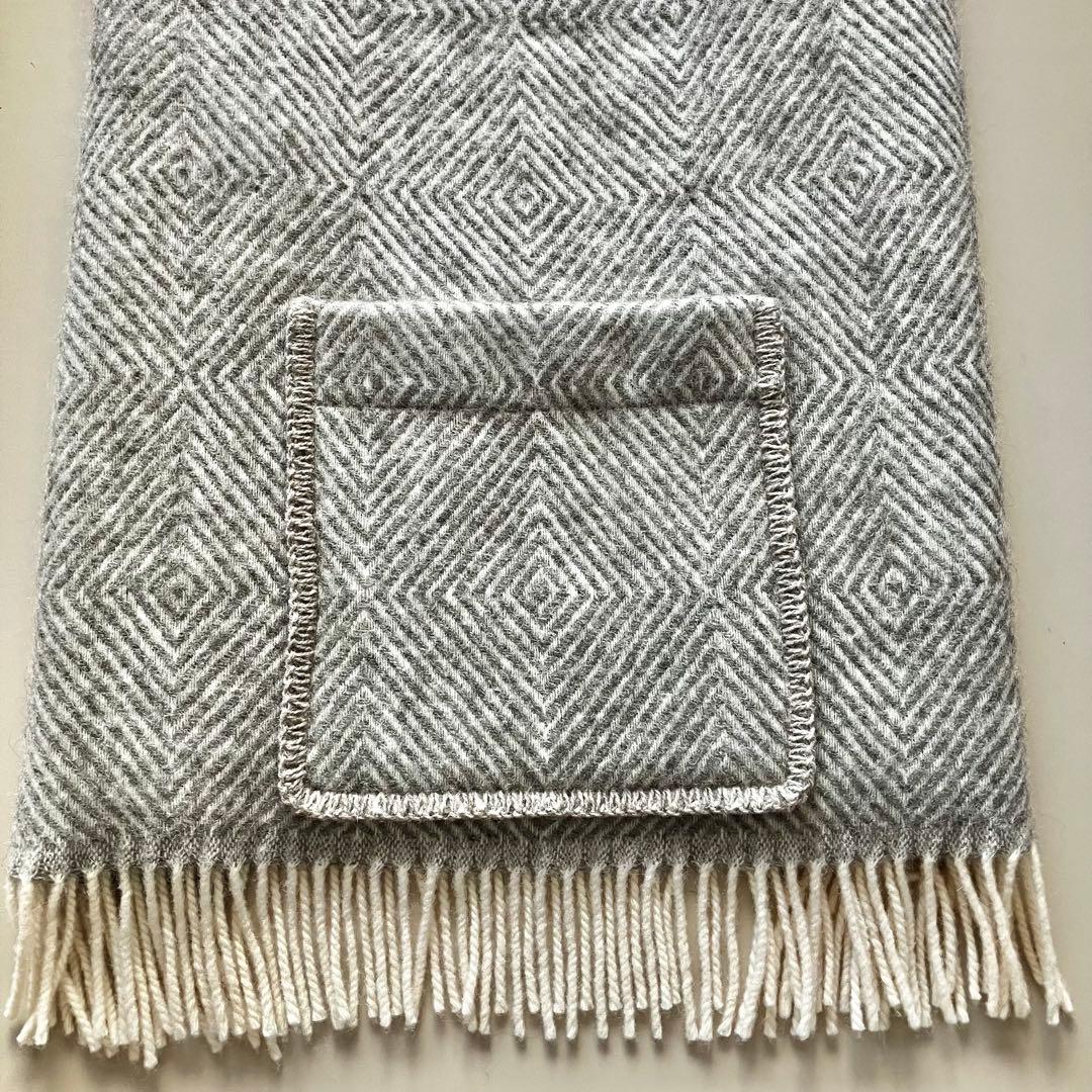 ラプアンカンクリ　MARIAポケットショール　グレイホワイト Lapuan Kankurit(ラプアンカンクリ) ポケットショール MARIA グレー