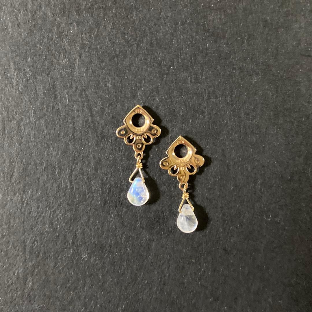 agete 34th K5ピアスチャーム ホワイトラブラドライト 向日葵