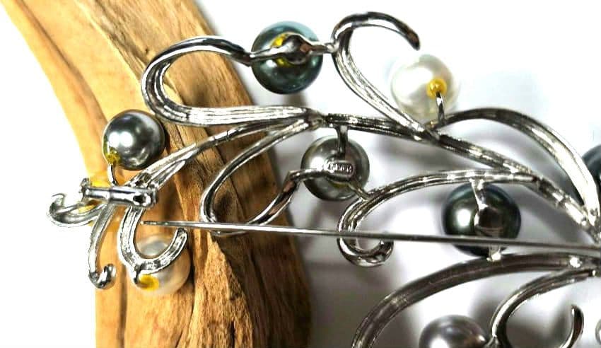 森*様 エクボが殆どない、粒ぞろいの真珠！！ SV　マルチパールブローチ