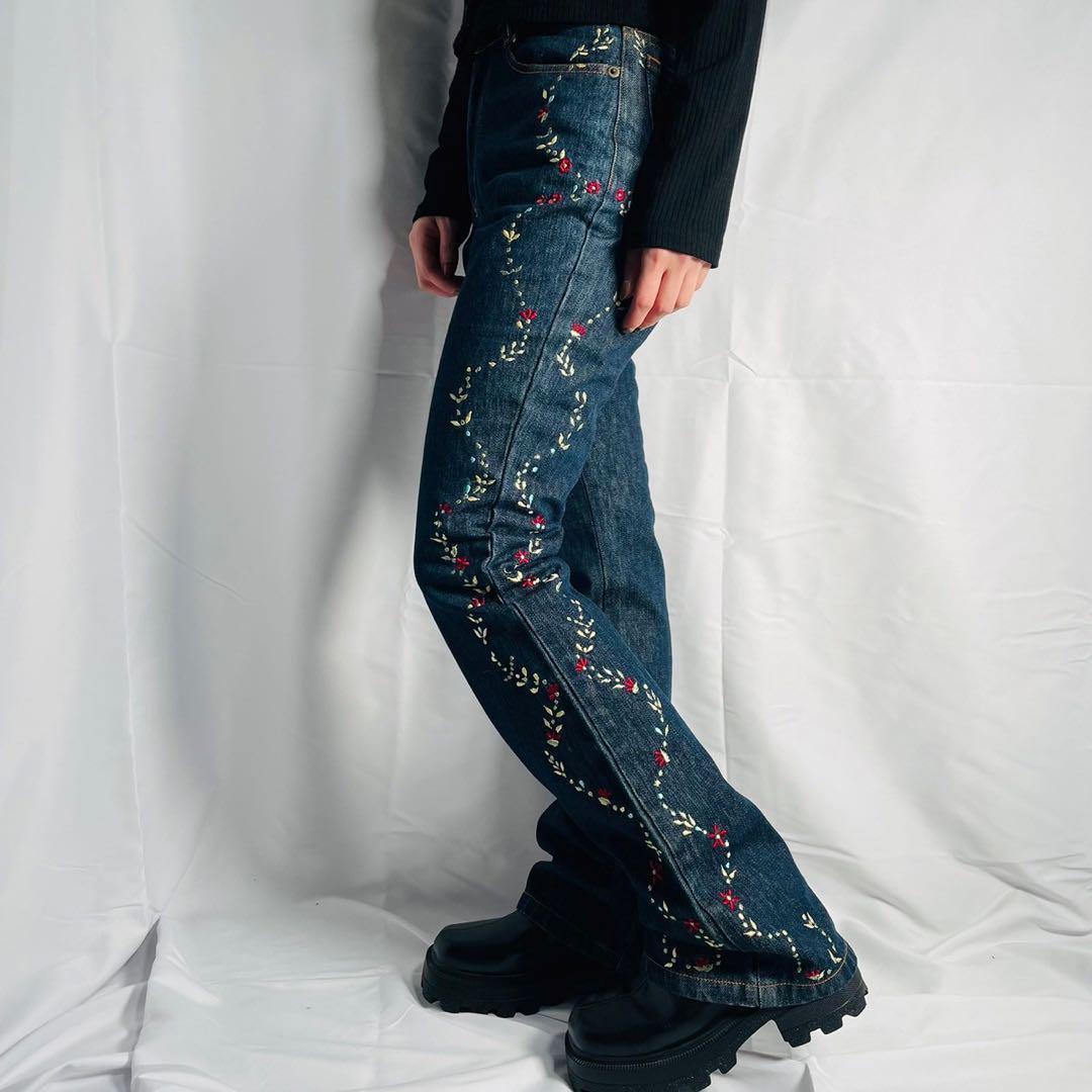 ☆ヴィンテージ花柄刺繍サイドライン ブーツカットデニム フレアボトム