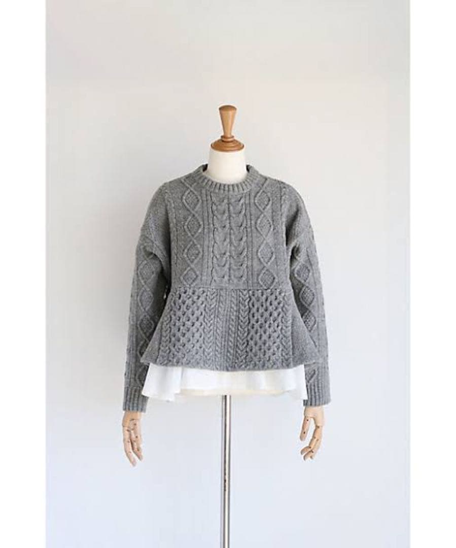 Girlish ガーリッシュ St.cecilia ぺプラムニット グレー - メルカリ