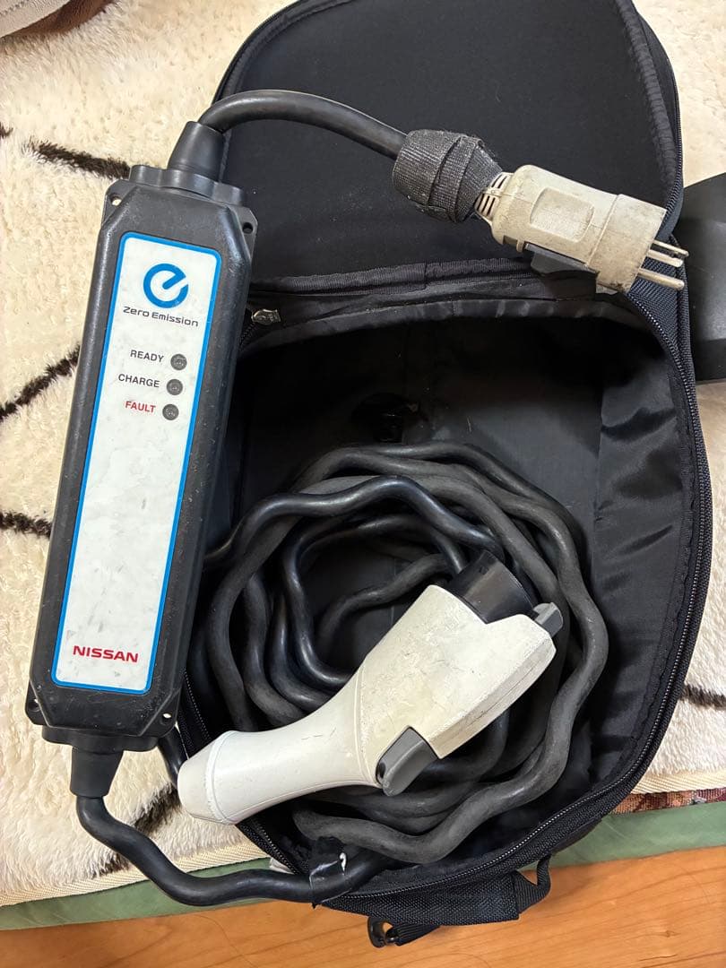 売り切り‼️ 日産純正200ボルト充電ケーブル リーフ サクラアリアどれ