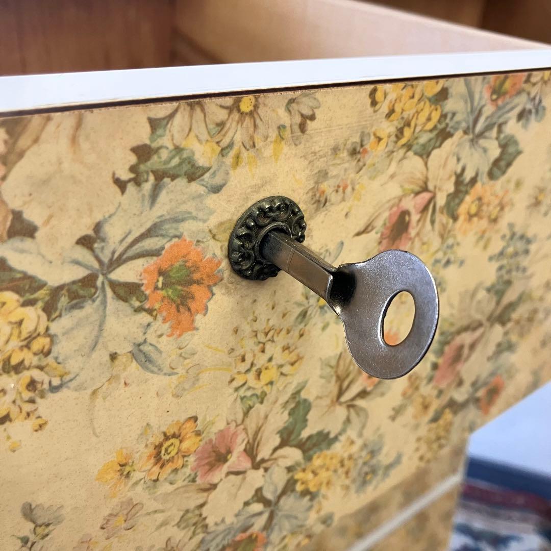 昭和レトロ 花柄 木製チェスト 7段タンス 古家具 ビンテージ