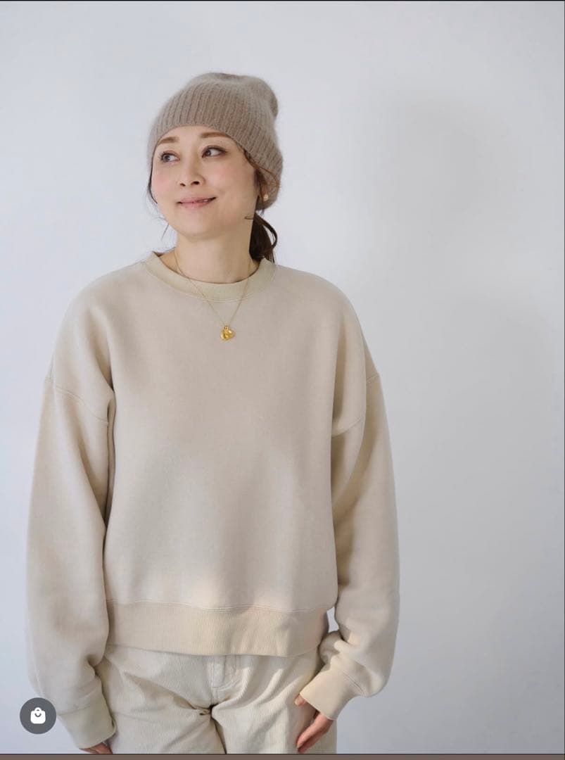 ハグオーワー裏起毛ドロップショルダートレーナー ミルクティー - メルカリ
