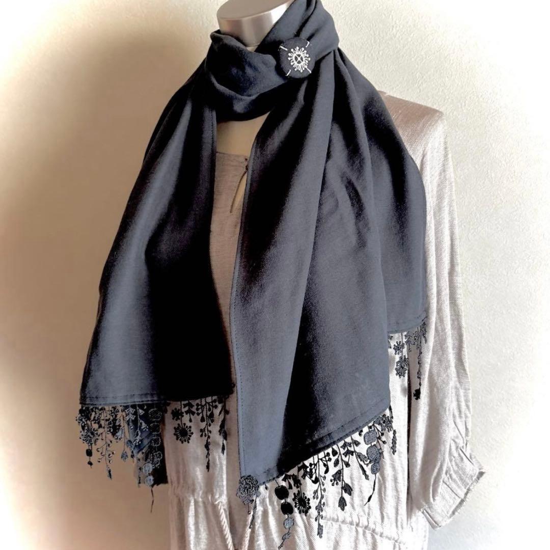 ミナペルホネンハンドメイドanemoneブローチと柔らかガーゼストール