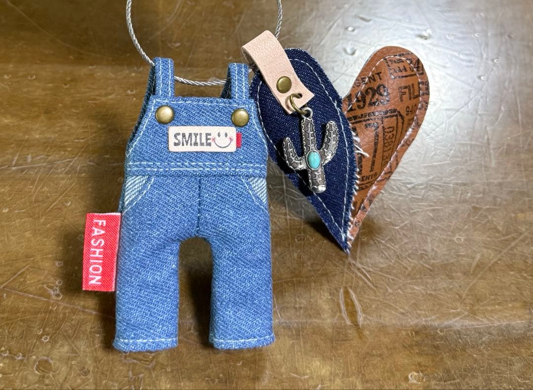 デニムリメイク キーホルダー - メルカリ
