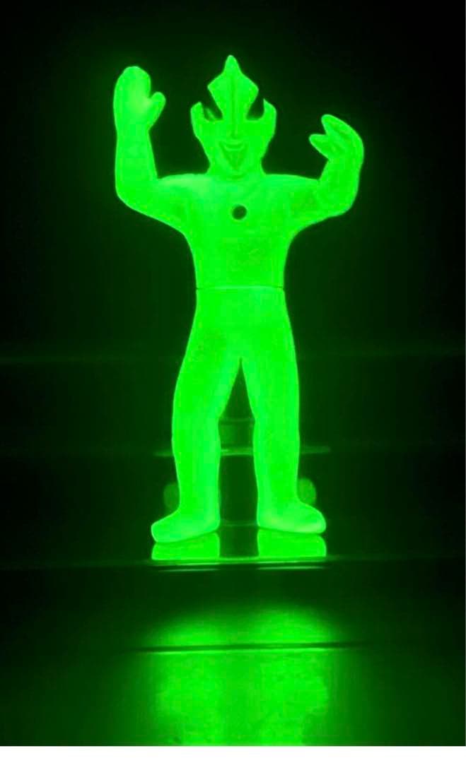 激レア】ブルマァクソフビ ニセウルトラマン 畜光ver. 入手困難 🎌