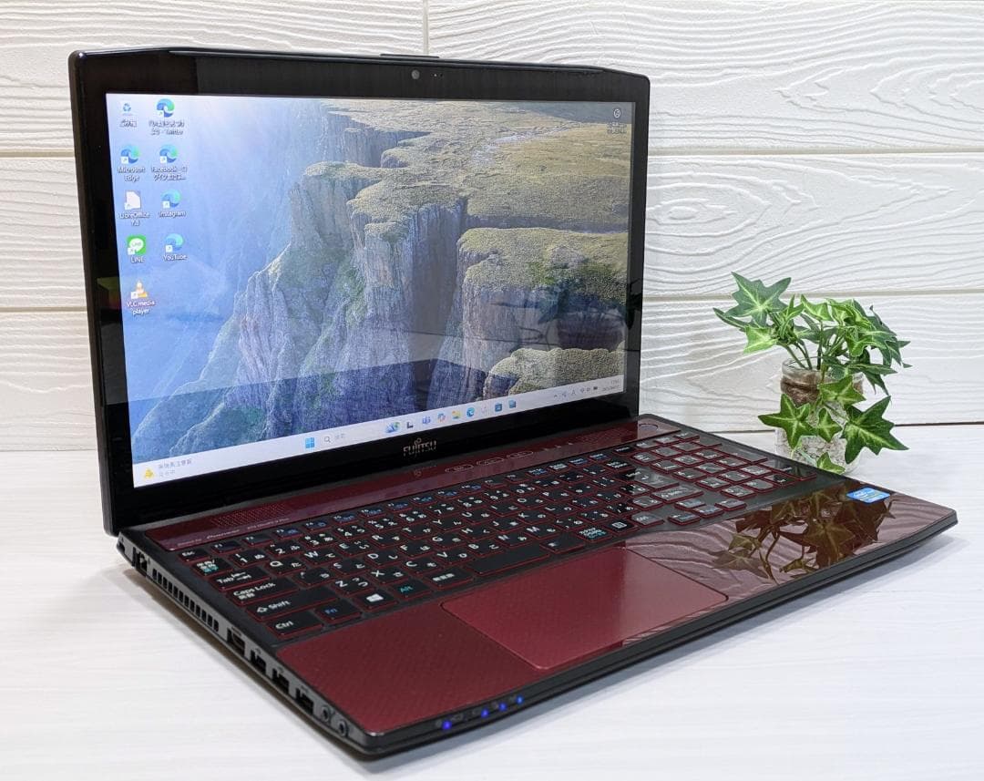 i7搭載！ Windows11ノートパソコン✨オフィス付き✨富士通 爆速SSD