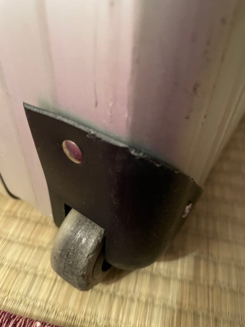 貴重！リモワ×プラダコラボ シルバー アルミキャリーケース-Surface