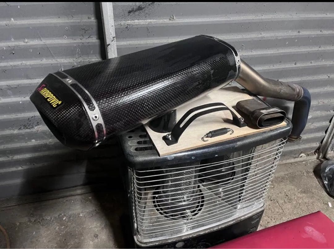 cbr1000rr sc57 マフラー　アクラポビッチ　AKRAPOVIC