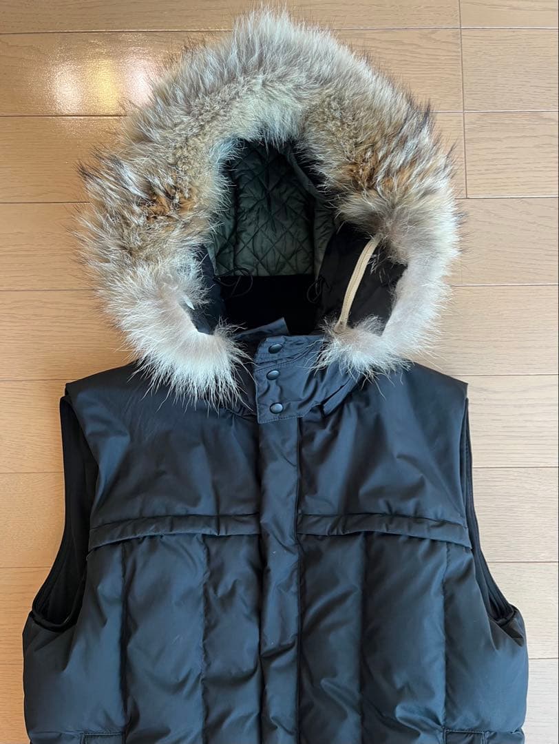 Victorinox(ゴールドウィン)ファー付きブラックダウンベスト - メルカリ