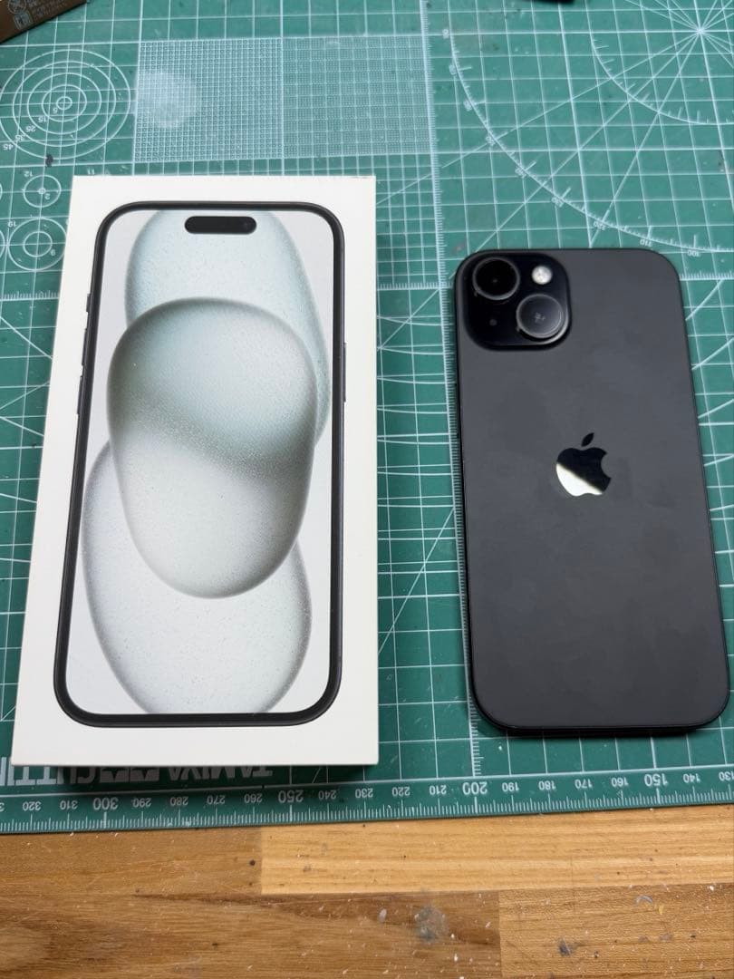Apple iPhone 15 ブラック 本体 元箱付き 128gb - メルカリ