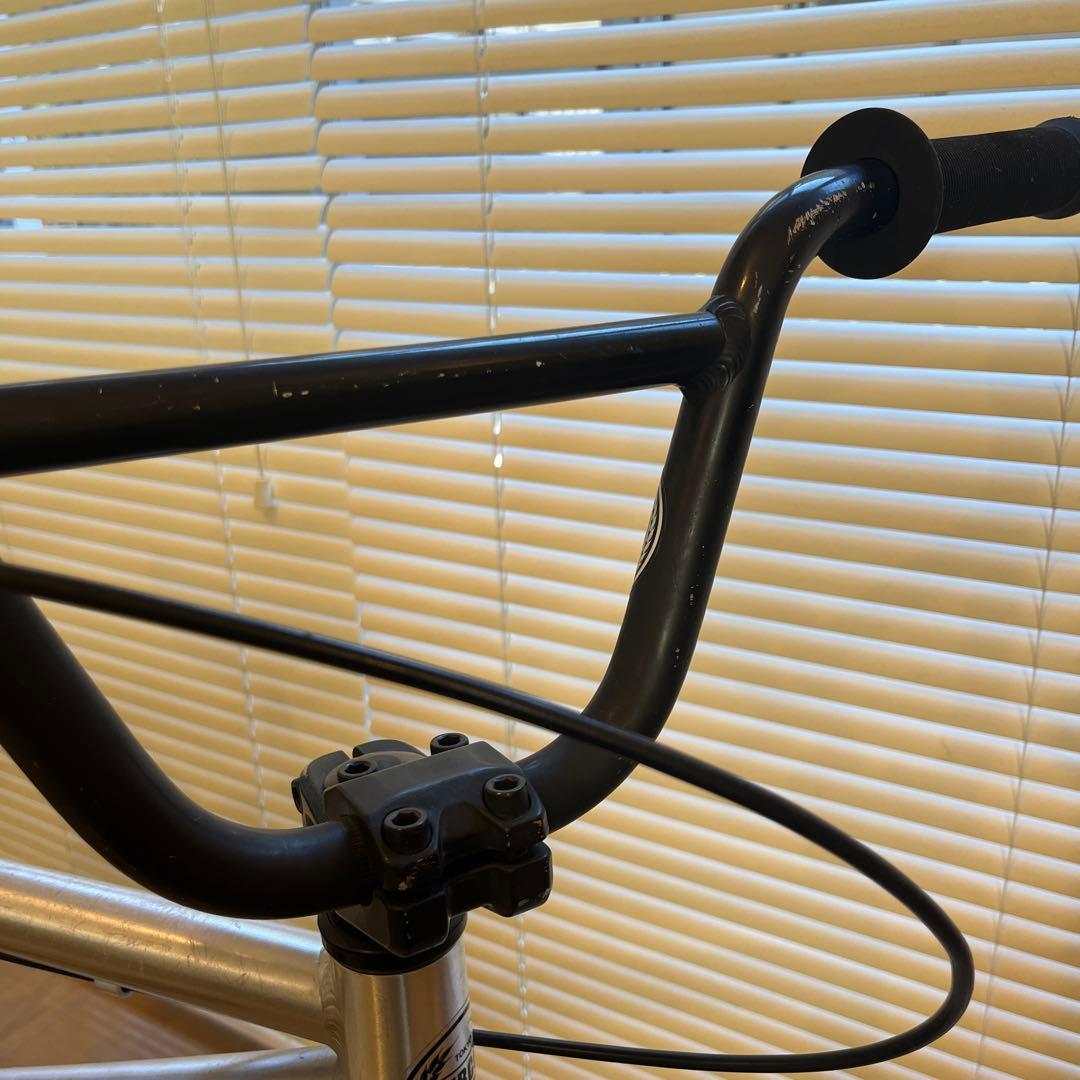 E様】直接引渡し ダーカスワン BMX SOLO シルバー 16インチ - メルカリ