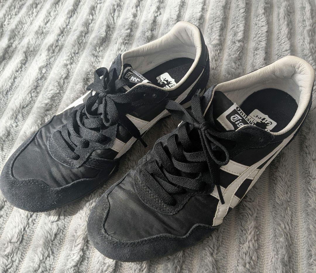 Onitsuka Tiger ブラック/ホワイト スニーカー - メルカリ