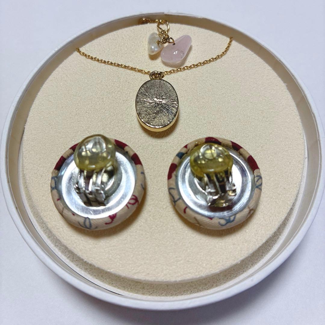 リトルパリジェンヌ Chanel モチーフロゴ ピアス ブレスレット - メルカリ