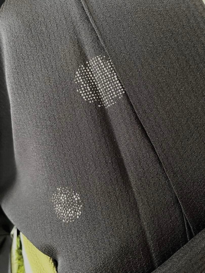 小紋】 濃紺お召絹地に 雪輪 飛び柄 彫りと染め作家物 素敵な装い