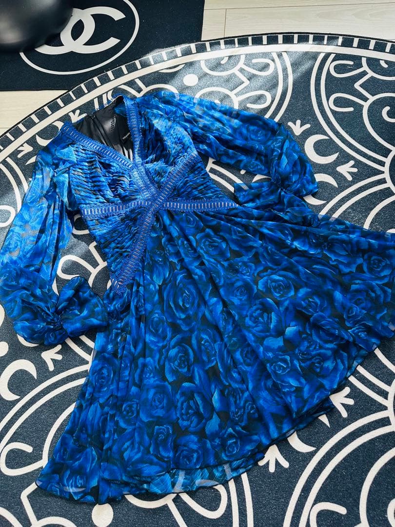 TADASHI SHOJI 青いバラ柄 ワンピース サイズ2 - メルカリ