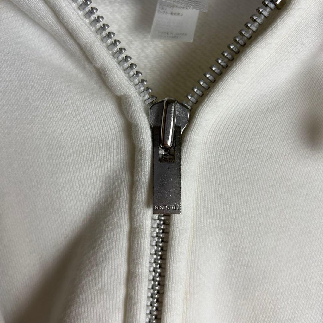 4824【定番ホワイト】サカイ×フラグメント☆ビッグロゴフルジップ