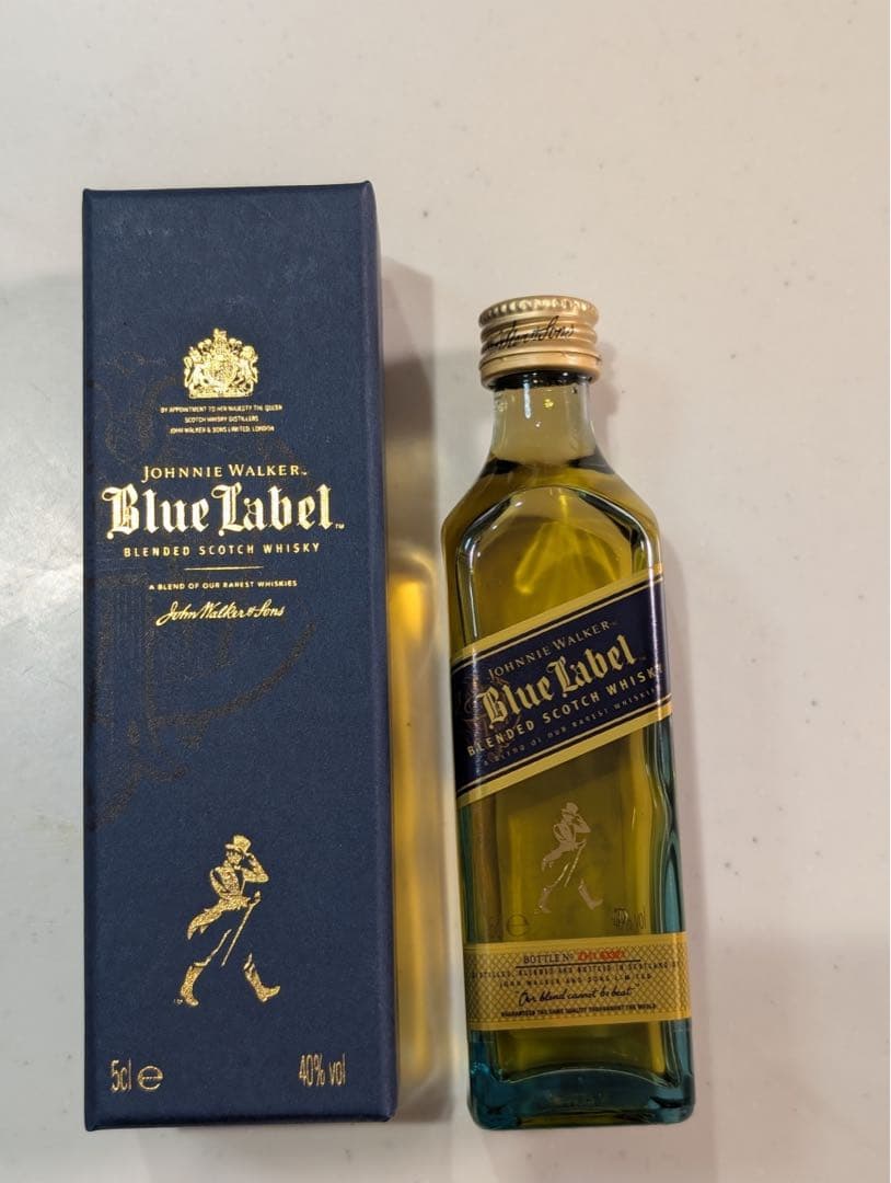 新品未開栓 ジョニーウォーカー ブルーラベル 40% 50ml ギフト - メルカリ