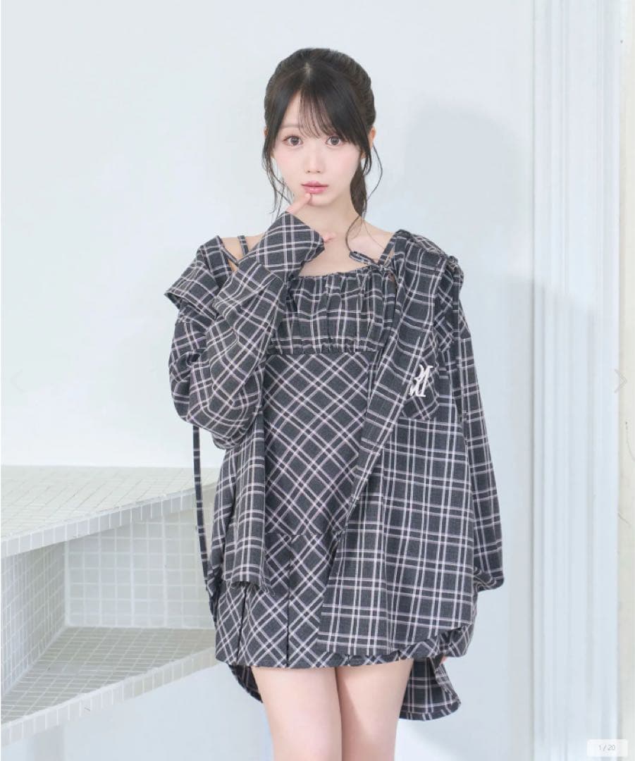 rosemuse Rosé Muse Check hoodie shirt ┈𝑛𝑒𝑤 𝑎𝑟𝑟𝑖𝑣𝑎𝑙 