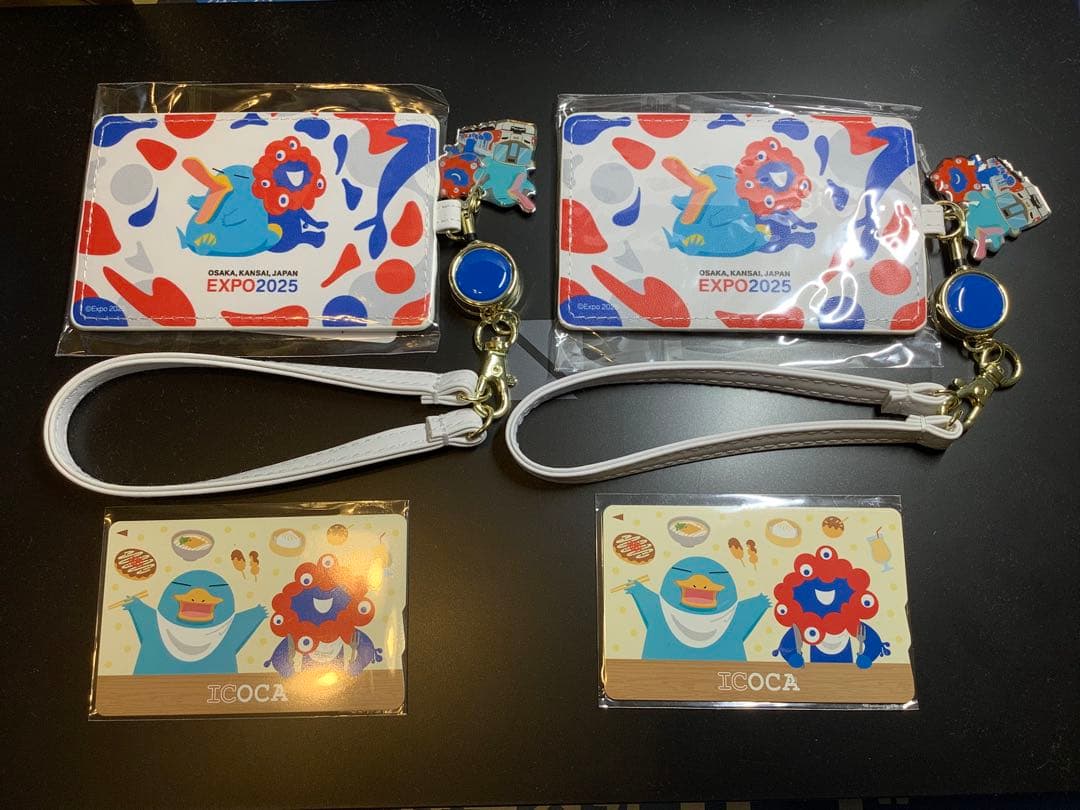 【万博会場限定】ICOCAとミャクミャク・イコちゃん　合皮パスケースセット　２組 Amazon.co.jp: 万博会場限定 ミャクミャク×イコちゃんICOCA 合皮パス