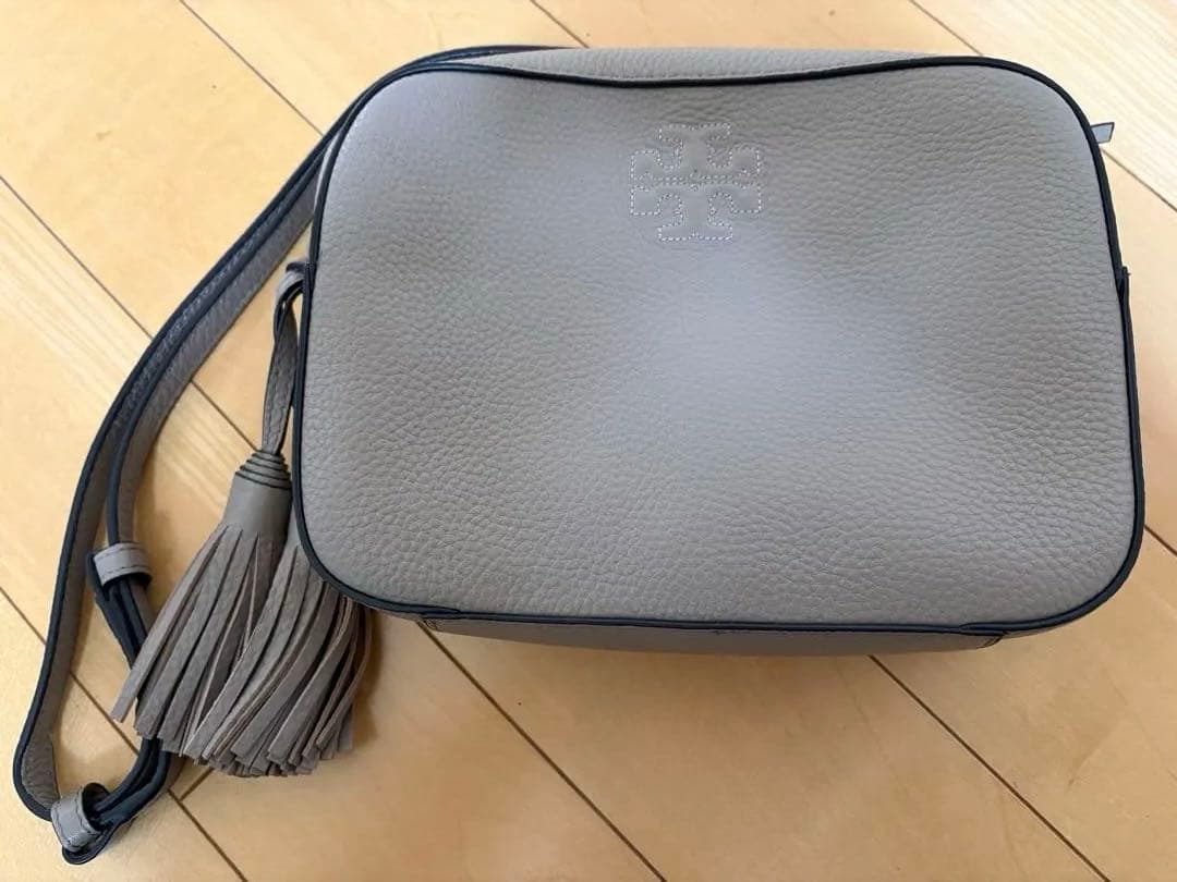 Tory Burch グレー レザー ショルダーバッグ - メルカリ