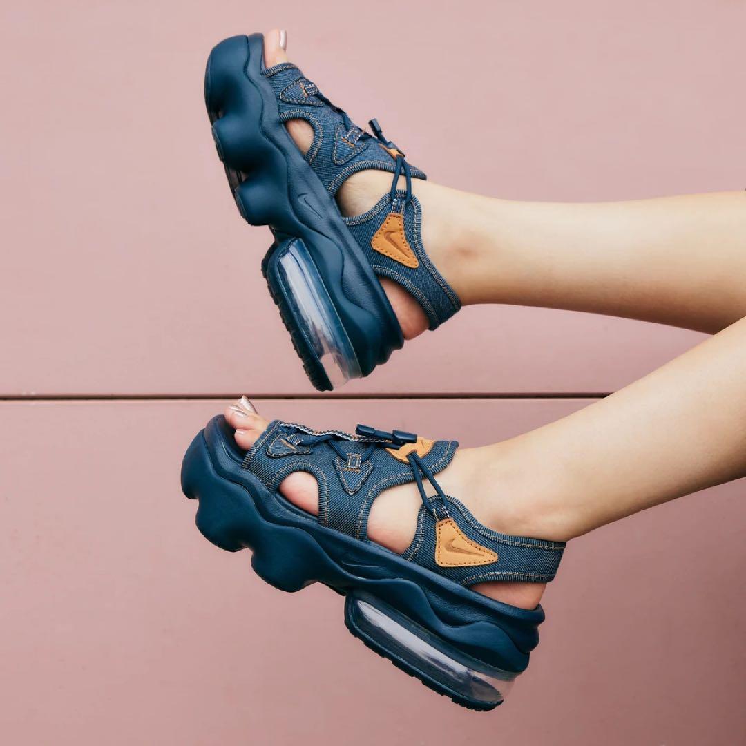 24 新品未使用 ナイキ エア マックス ココ SE ウィメンズサンダル