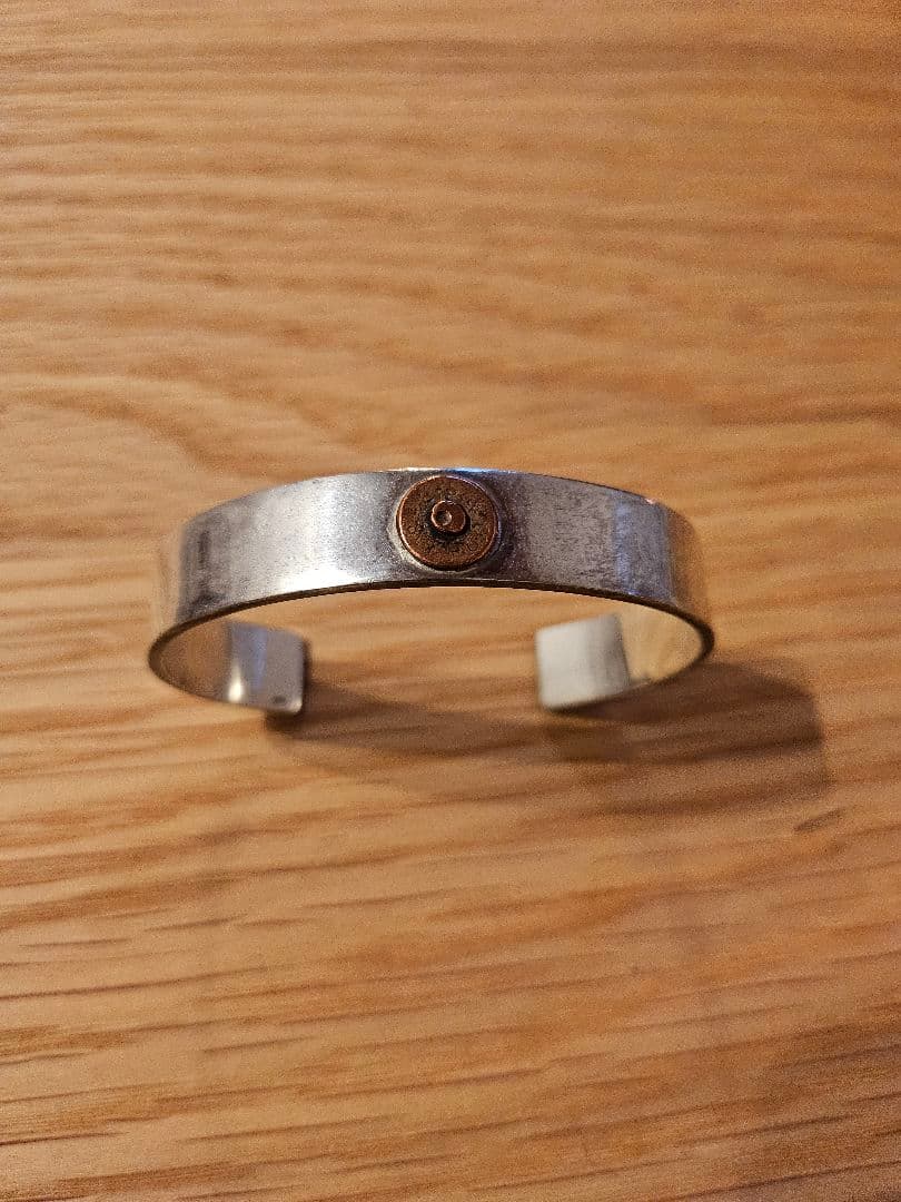 LEVI'S ビンテージリベット付きバングル - メルカリ