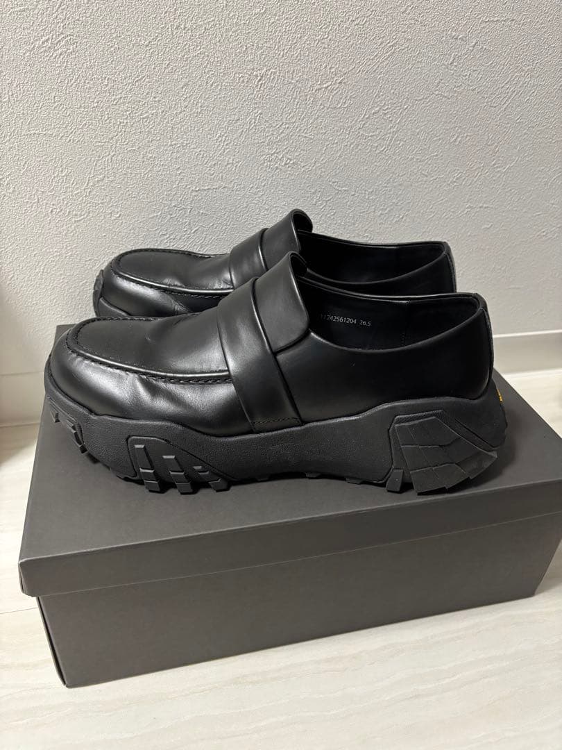 ブラックレザー ローファー Vibramソール ZARA ブラックレザーローファー ビブラムソール - メルカリ