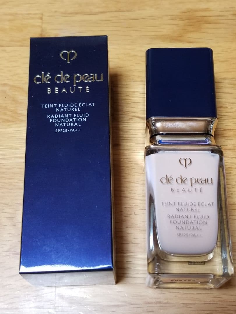 クレドポー ボーテ タンフリュイドエクラ ナチュレル オークル20