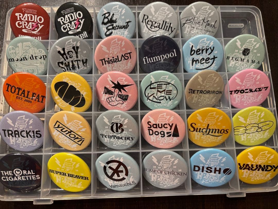 レディクレ　缶バッチ レディクレ 缶バッチ - メルカリ