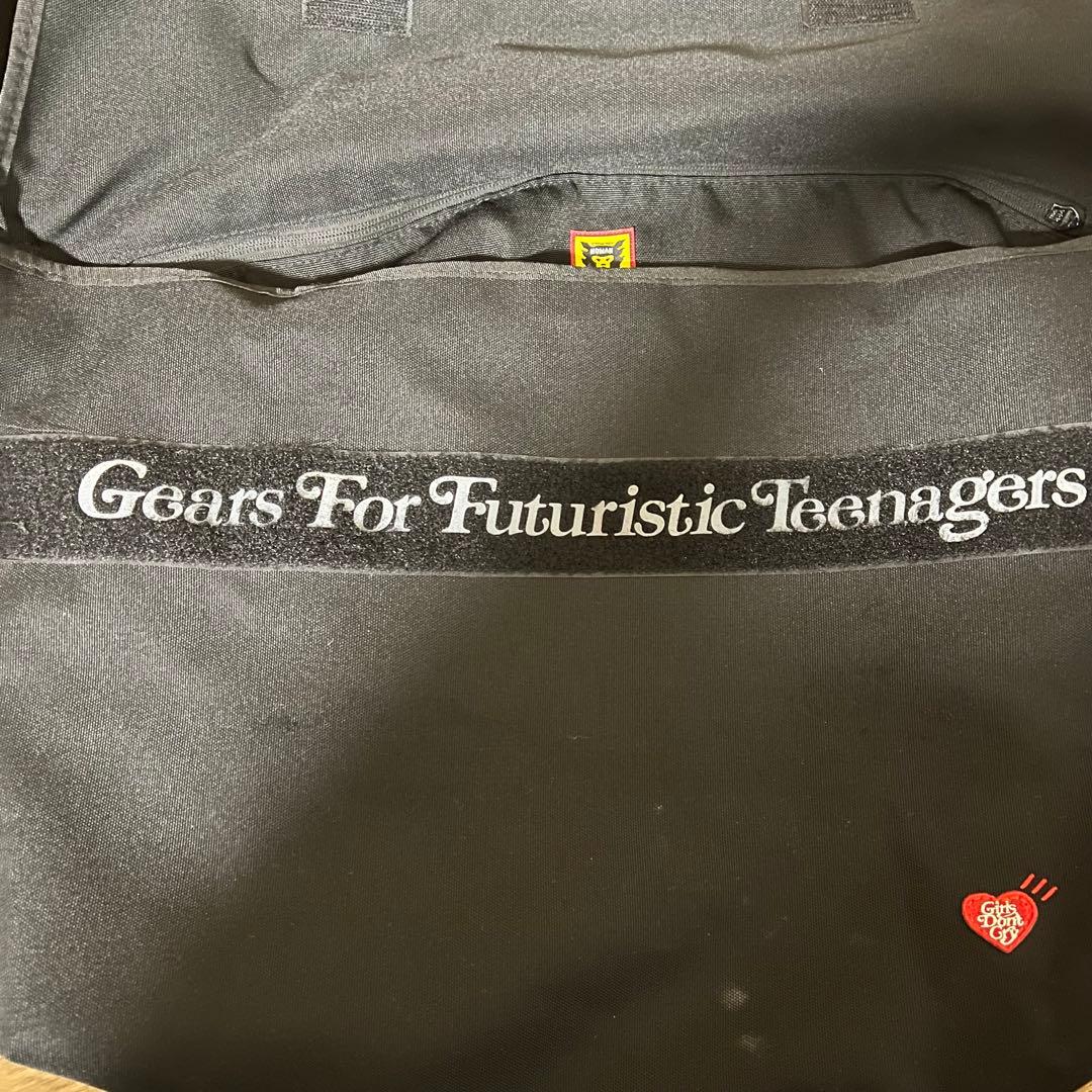 本物！HUMAN MADExGirls Don't Cryメッセンジャーバッグ