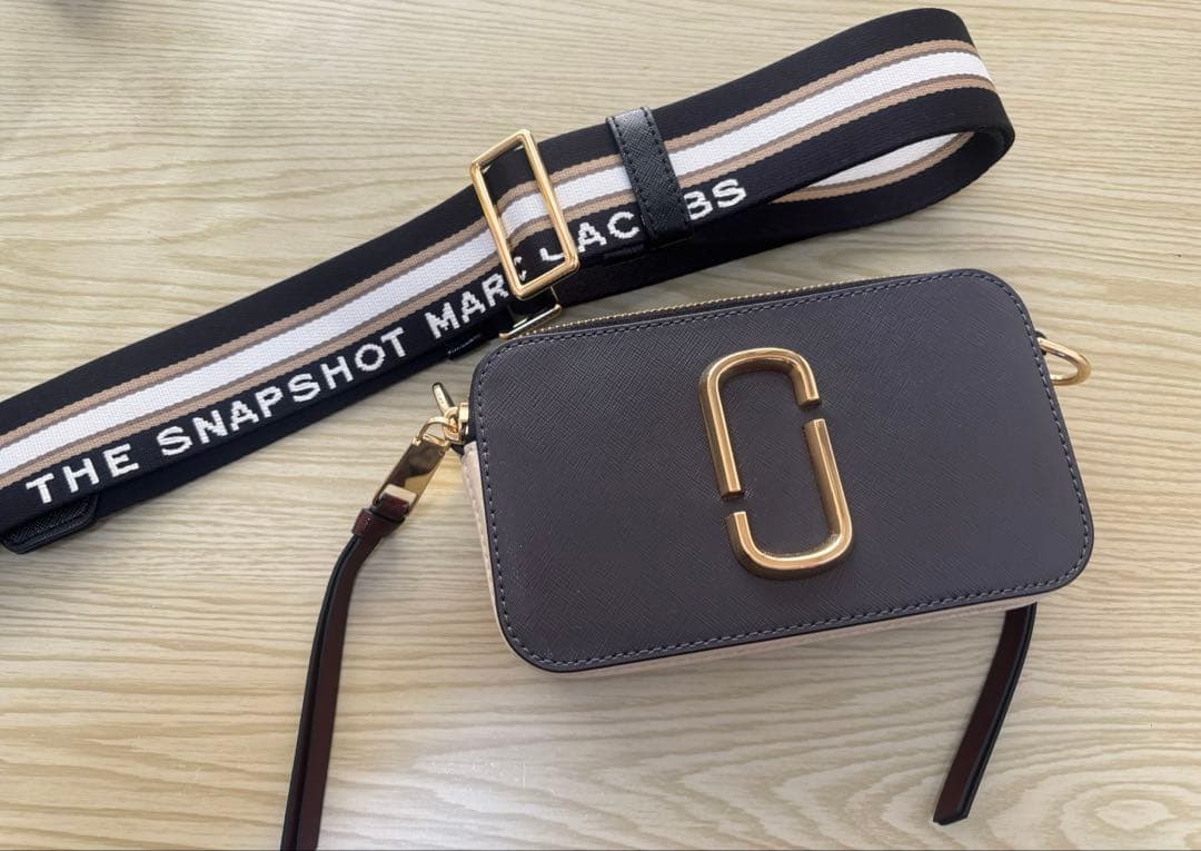 MARC JACOBS スナップショットショルダーバッグ THE SNAPSHOT/ザ スナップショット スモール カメラバッグ クラッチ