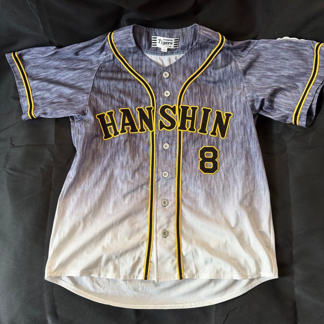 阪神タイガース 佐藤輝明 ビジターユニフォーム Sサイズ #8 - メルカリ