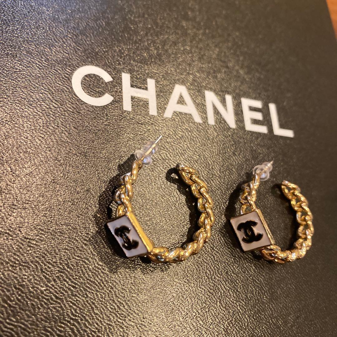 CHANELシャネルノベルティピアス - メルカリ