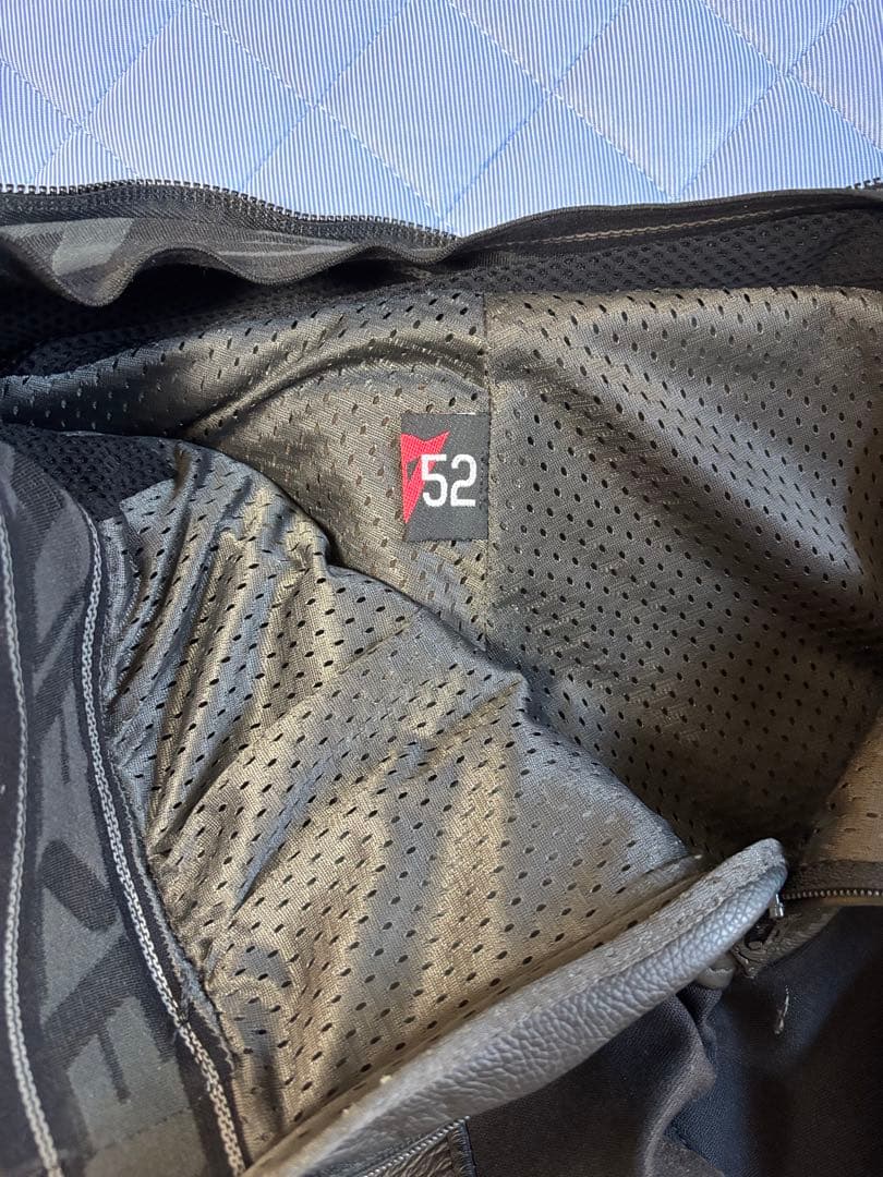 最終 Dainese レザーセパレートツナギ ブラック/レッド 52サイズ