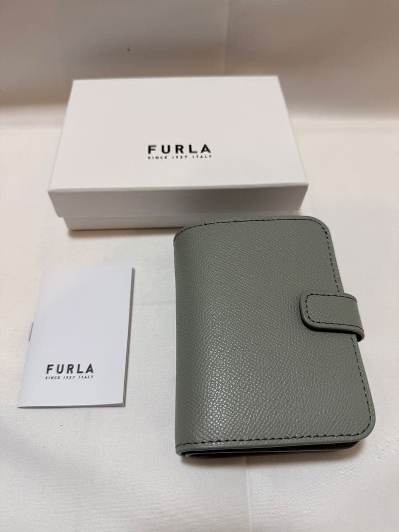 新品】FURLA フルラ 二つ折り財布 クラシック セージグリーン系 - メルカリ
