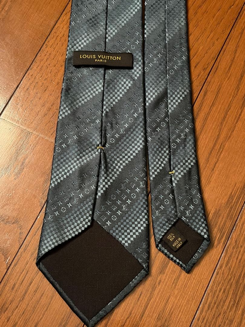 美品〉LOUIS VUITTON グレー ストライプ ネクタイ - メルカリ