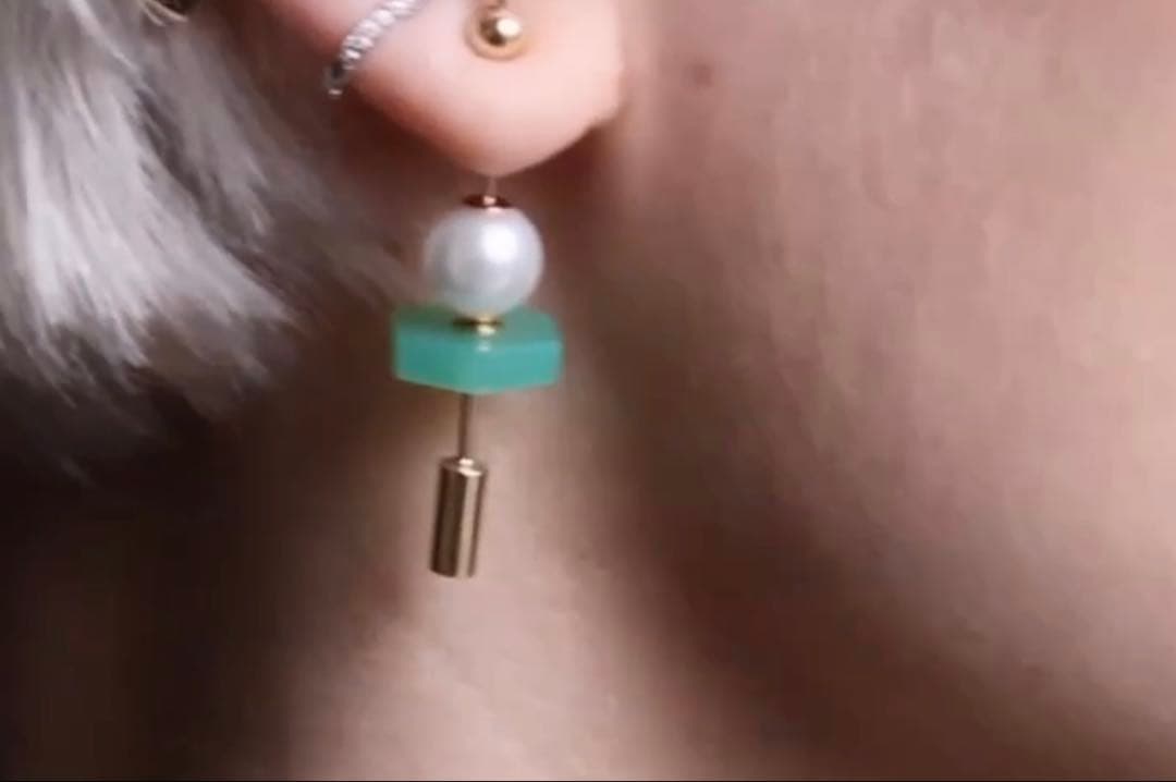 要確認Hirotaka スピアピアス　片耳用 石3点付き スピア」ストーンに秋をイメージした新色が登場