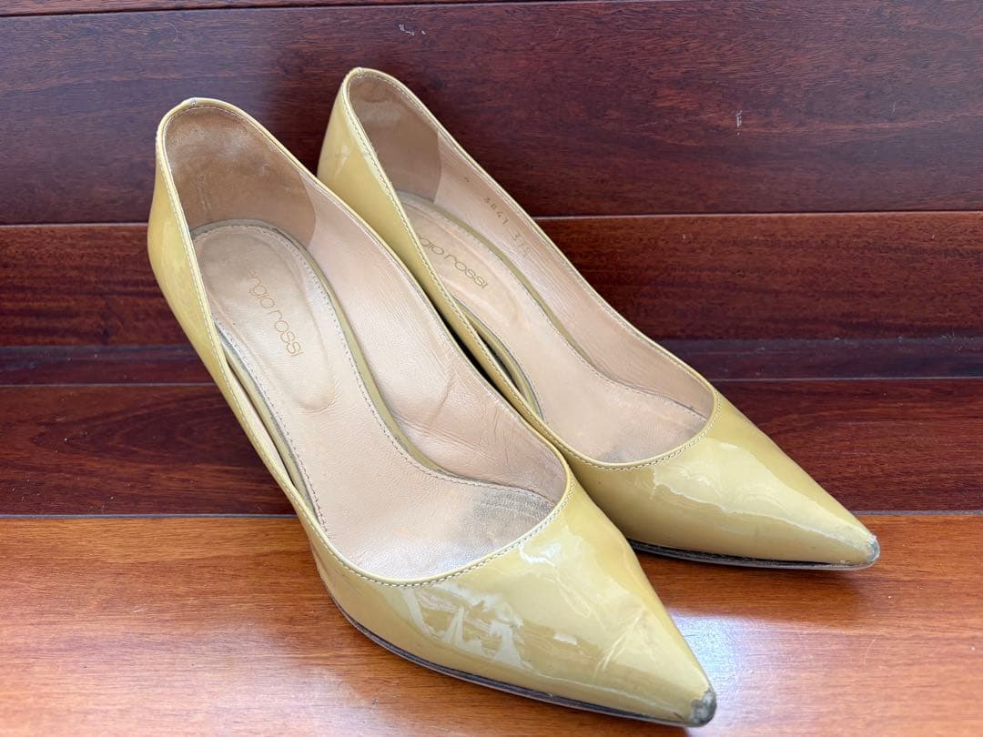 セルジオロッシ ベージュ ポインテッドトゥパンプス 24.5相当
