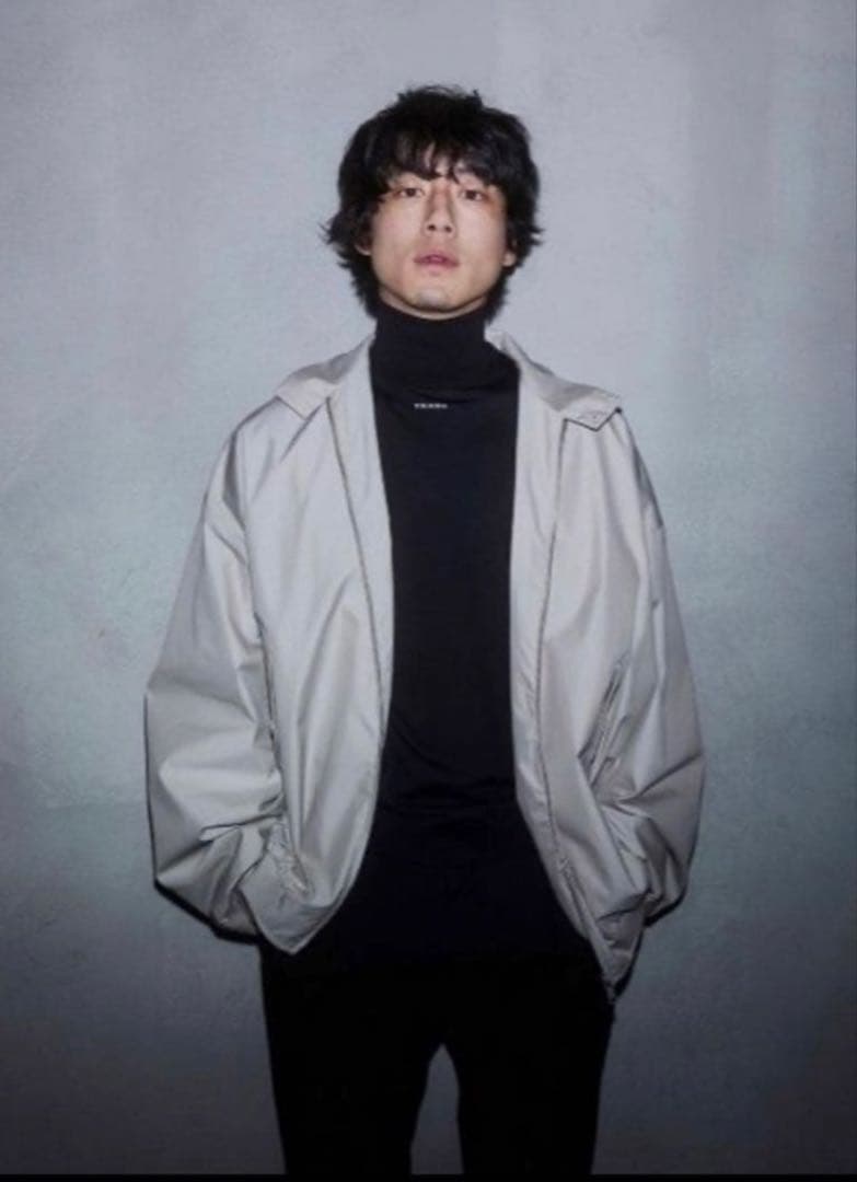 PRADA FW23 ラフシモンズ　RAFSIMONS 坂口健太郎　ボンバー ギャラリー：プラダの2023年秋冬コレクションで注目すべき3つの