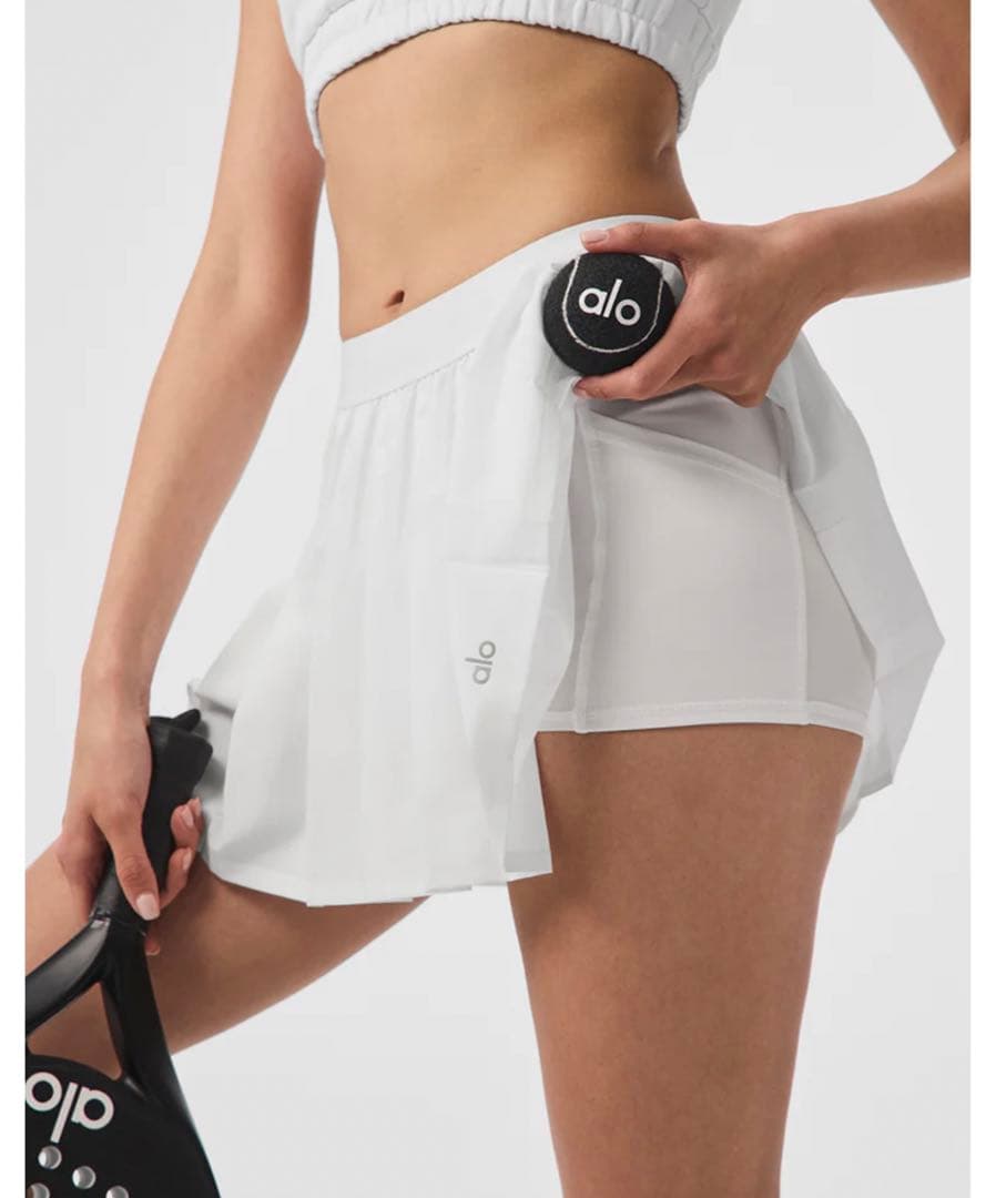 alo yoga プリーツスカート テニススコート 白 - メルカリ