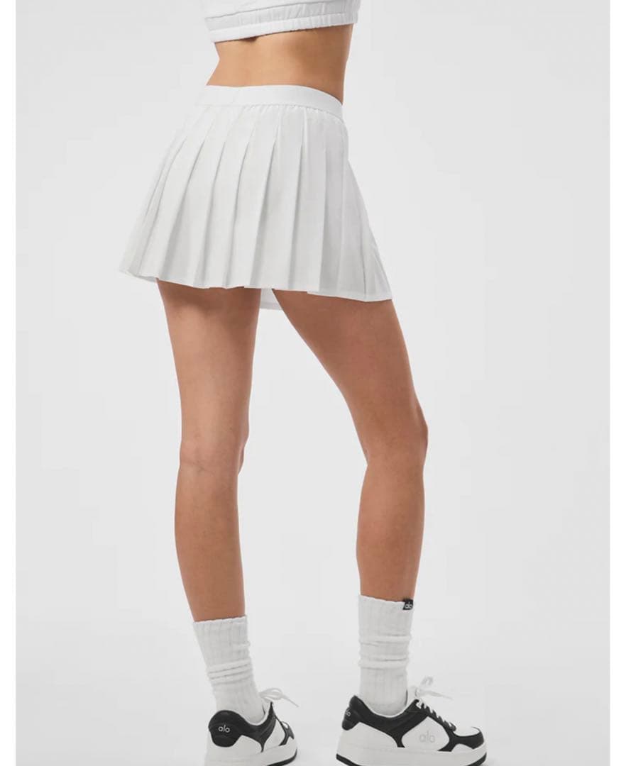 alo yoga プリーツスカート テニススコート 白 - メルカリ