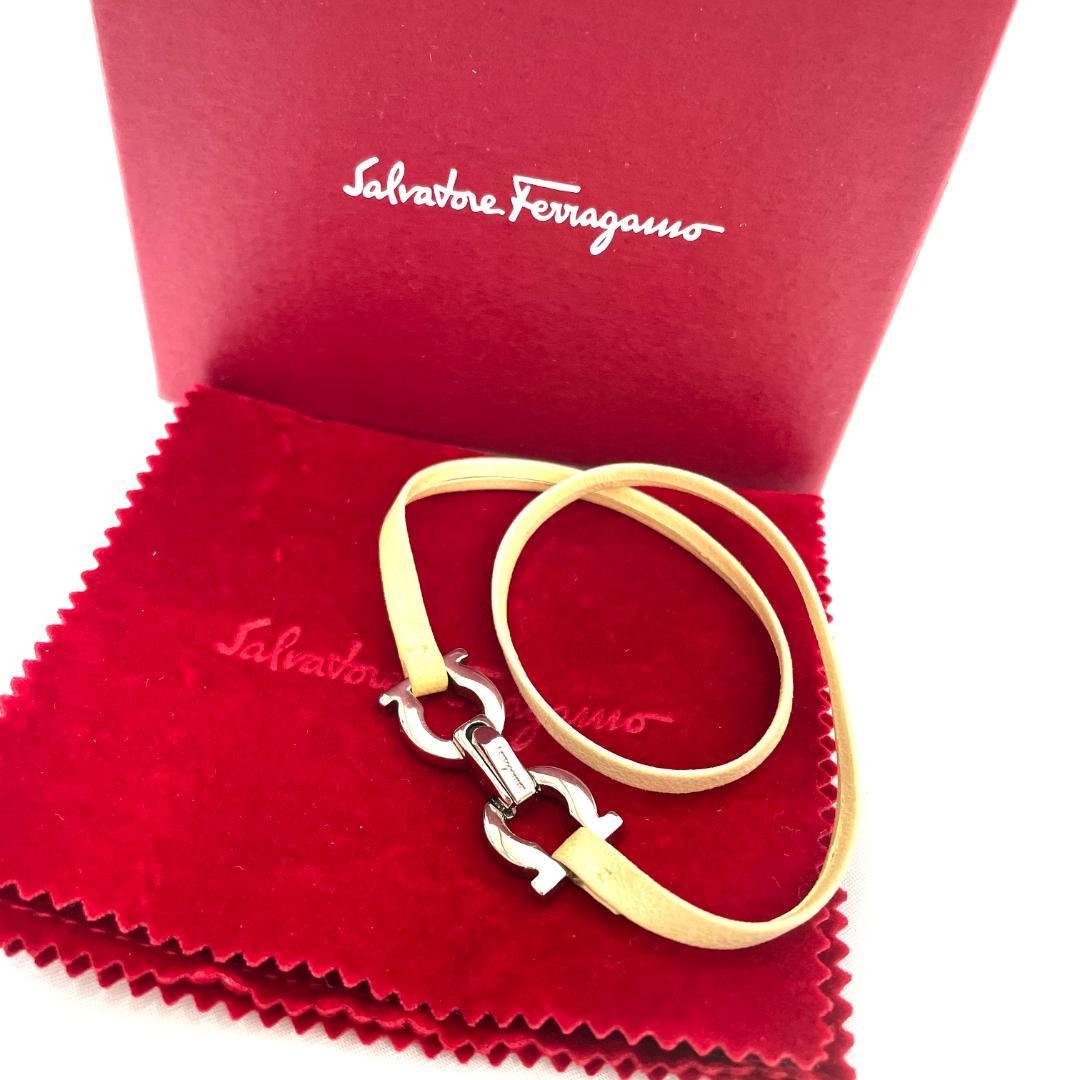 Y506-173 サルバトーレフェラガモ レザーブレスレット ガンチーニ 箱
