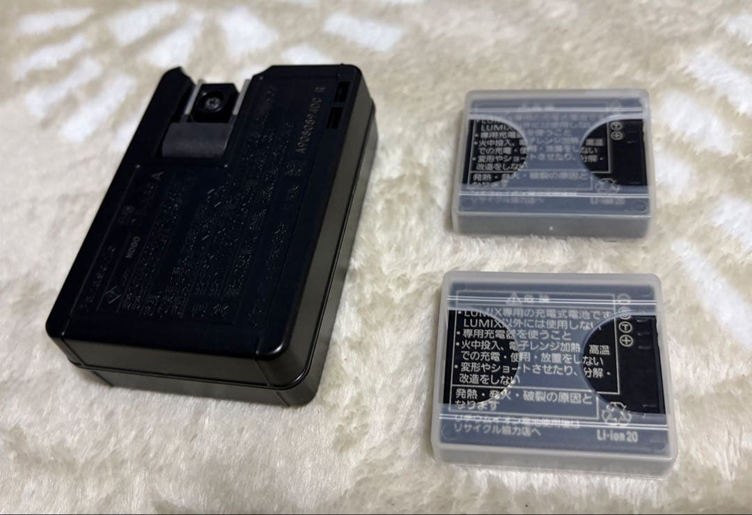 Panasonic LUMIX DMC-FT1 シルバー 交換用リチウム電池有 - メルカリ