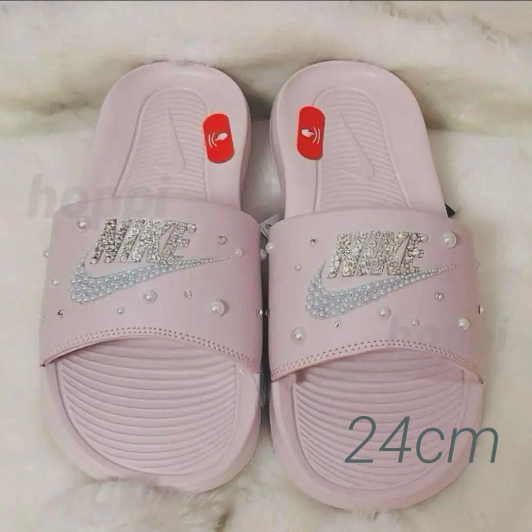 NIKE ☆ベナッシ デコ キラキラ パール サンダル - メルカリ