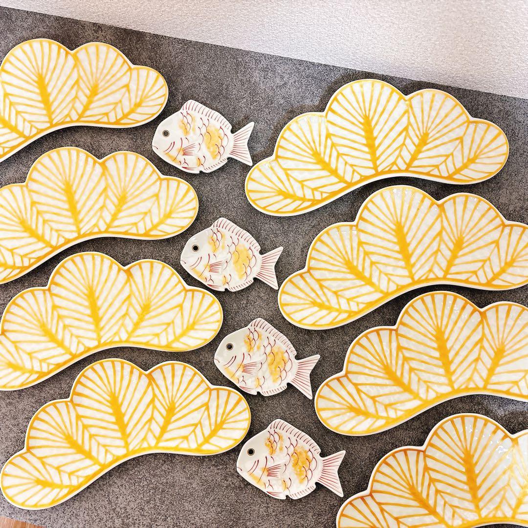 パールご依頼品　有田焼　幸楽窯　松葉形前菜皿　鯛小皿　12点セット