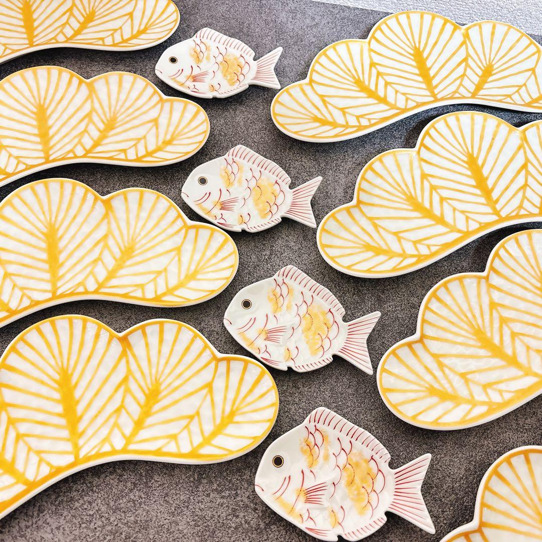 パールご依頼品　有田焼　幸楽窯　松葉形前菜皿　鯛小皿　12点セット